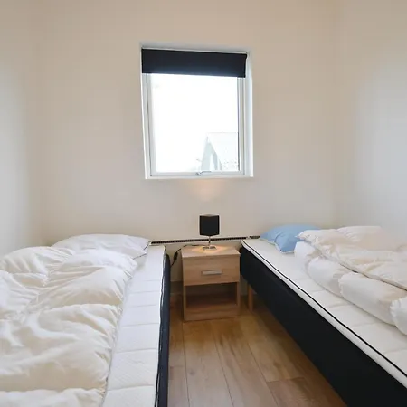 Three-bedroom In Feriehus