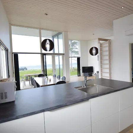 Three-bedroom In Feriehus Ebeltoft